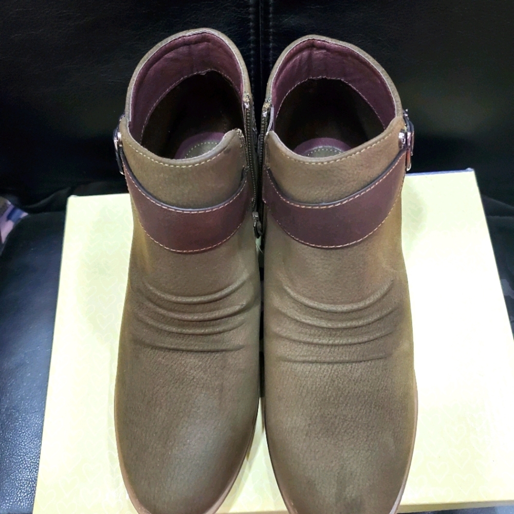 Soft comfort boots